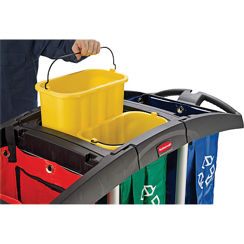 Rubbermaid Commercial 10-quart Sanitizing Caddy 2.50 gal - 8" x 14" x 7.5" - Yellow - 1 Each (9T8200YW)