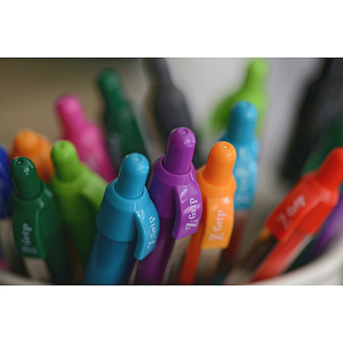 Zebra Z-Grip Retractable Ballpoint Pens 1 mm Medium Pen Point - Retractable - Red Ink - Clear, Red Barrel - 1 Each (22230)