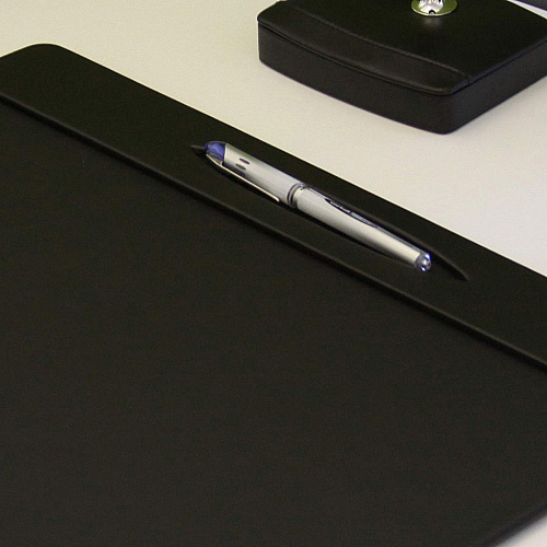 Dacasso Top Rail Pen Well Conference Pad Rectangular - 17" Width x 14" Depth - Felt Backing - Leather - Black - 1 Each (P1023)