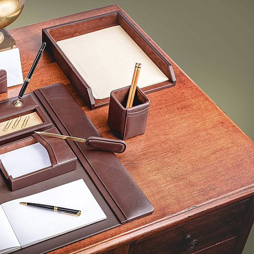 Dacasso Single Front Load Tray 2" Height x 10.50" Width x 13.75" Length - Desktop - Chocolate - Leather - 1 Each (A3401)