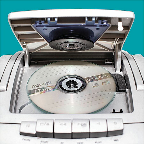 Maxell CD-R700 CD Recordable Media - CD-R - 48x - 700 MB - 25 Pack - Light Green 120mm - 1.33 Hour Maximum Recording Time (648445)