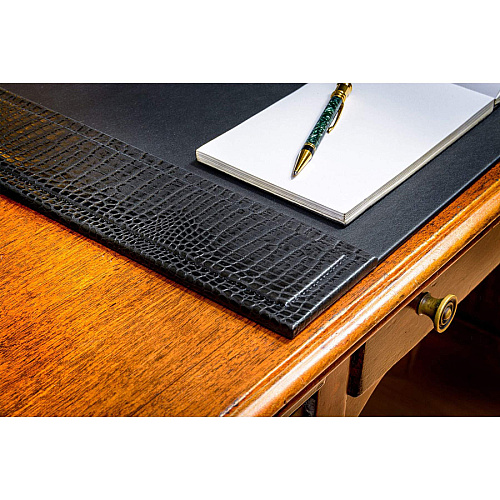 Dacasso Desk Pad Rectangular - 25.5" Width x 17.25000" Depth - Felt Black Backing - Top Grain Leather - Black - 1 Each (P2202)