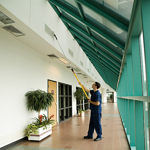 Rubbermaid Commercial 4'-8' Quick Connect Extension Pole 96" Length x 1.40" Diameter - Yellow - Aluminum - 1 Each (Q76500YL00)