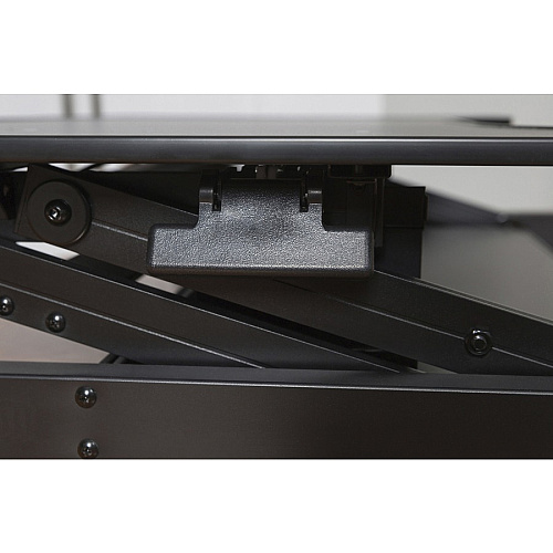 Lorell Adjustable Desk/Monitor Riser 30 lb Load Capacity - 16" Height x 32" Width x 21.50" Depth - Desktop - Black (LLR81974)