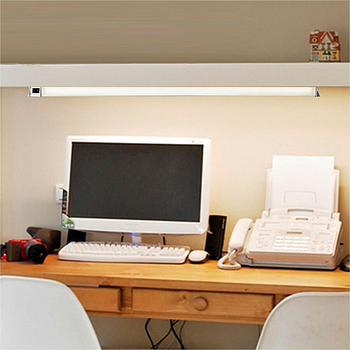 Lorell Under Cabinet Task Light 13 W LED Bulb - Adjustable Angle - 780 lm Lumens - Undercabinet Mountable - Silver - for Cabinet, Indoor (LLR13205)
