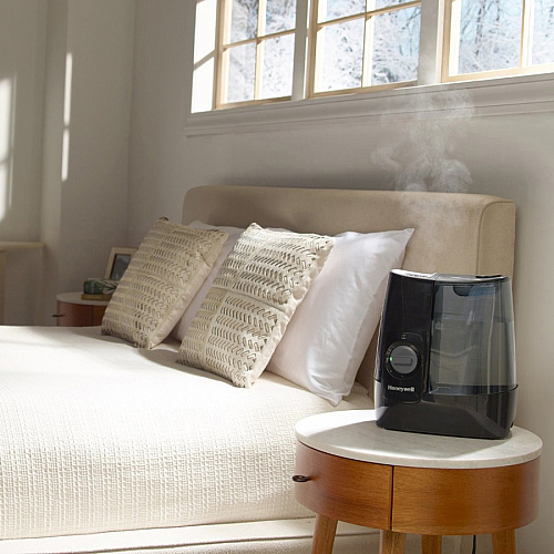 Honeywell HWM845 Warm Mist Humidifier Warm Mist - 1 gal Tank - 520 Sq. ft. - Black (HWM845B)