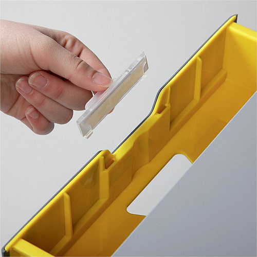 DURABLE VARICOLOR Storage Case Internal Dimensions: 9.72" Width x 12.99" Depth x 3.03" Height - External Dimensions: 11" Width x 14" Depth x 3.7" Height - Media Size Supported: A4, C4, Folio, Letter - Stackable - Plastic - Multicolor - For Docume (760127)