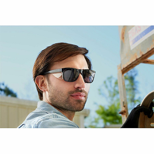 Kleenguard V30 Maverick Eye Protection Recommended for: Outdoor - Universal - Flying Particle, Fog, UVB, UVA, UVC Protection - Smoke Gray, Black - Anti-fog, Lens, Durable, Lightweight, Wraparound Lens, Comfortable, Anti-scratch, Nose Bridge, Sid (49311CT)