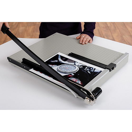 Dahle Vantage 18e Guillotine Paper Trimmer 15 Sheet Cutting Capacity - 18" Cutting Length - 2.5" Height x 26" Width x 15.5" Length - Sturdy, Spring-action Handle, Adjustable Back Stop, Alignment Grid - Metal - Gray - 4 / Carton (40018)