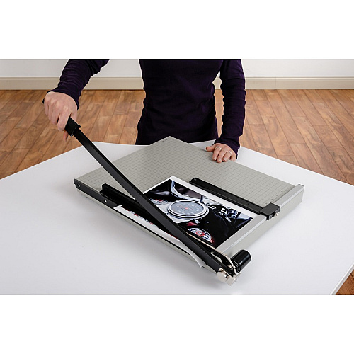 Dahle Vantage 18e Guillotine Paper Trimmer 15 Sheet Cutting Capacity - 18" Cutting Length - 2.5" Height x 26" Width x 15.5" Length - Sturdy, Spring-action Handle, Adjustable Back Stop, Alignment Grid - Metal - Gray - 4 / Carton (40018)