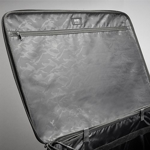 Solo PRO TRANSPORTER 128 Non Roller Travel/Luggage Top Case - Box 2 of 2 - Black Bump Resistant - 17.5" Height x 26" Width x 18.8" Depth - 33.81 gal Volume Capacity - 1 Each (SSC11010)