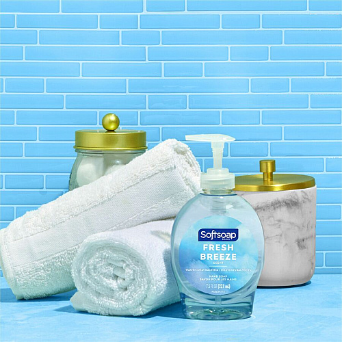 Softsoap Fresh Breeze Hand Soap Fresh Breeze Scent - 7.50 fl oz - Pump Bottle Dispenser - Dirt Remover, Bacteria Remover, Kill Germs - Hand, Skin - Moisturizing - Antibacterial - Blue - Rich Lather, Recyclable, Paraben-free, Phthalate-free, pH  (US04964A)