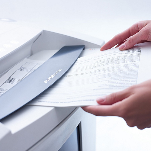 HSM SECURIO B34 - 1/4" Continuous Shredder - Strip Cut - 32 Per Pass - for shredding Paper, Paper Clip, Staples, CD, DVD, Credit Card - 0.250" Shred Size - P-2/O-2/T-2/E-2 - 12.20" Throat - 26.40 gal Wastebin Capacity - White - 1 Each (1841113)