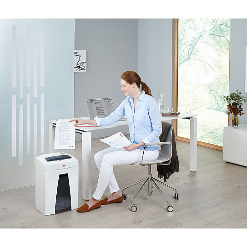 HSM SECURIO C16 - 1/4" Strip Cut - 17 Per Pass - for shredding Staples, Paper, Paper Clip, Credit Card - 0.250" Shred Size - P-2/T-2/E-2 - 8.86" Throat - 6.60 gal Wastebin Capacity - White - TAA Compliant - 1 Each (1901113)