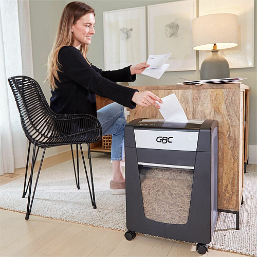 GBC Momentum Paper Shredder, X20-07, Micro-Cut, P-4, Anti-Jam, 20 Sheets Continuous Shredder - Micro Cut - 20 Per Pass - for shredding Paper Clip, Paper, Junk Mail, Staples - P-4 - 9" Throat - 4 Hour Run Time - 7 gal Wastebin Capacity - Black (WSM177001)