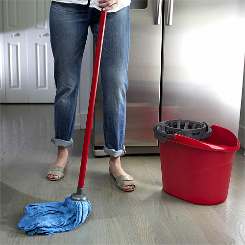 O-Cedar QuickWring Bucket 2.50 gal - Handle, Wringer - Red, Gray - 1 Each (164196)