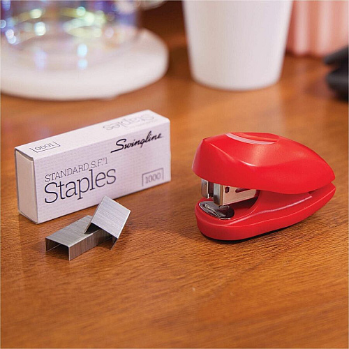 Swingline Tot Mini Stapler with Staples (48212)