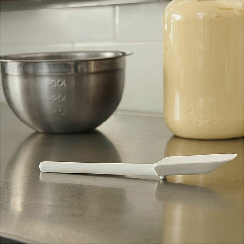 Rubbermaid Commercial 9-1/2" Spoon-shaped Spatula (1933WHT)