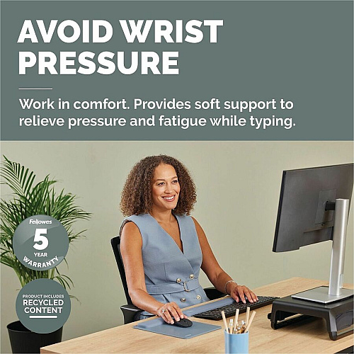 Fellowes Breyta Keyboard Wrist Rest - Blue 0.68" Height x 2.36" Width x 18.50" Depth - Blue - Dust Resistant - Keyboard - Retail (100145417)