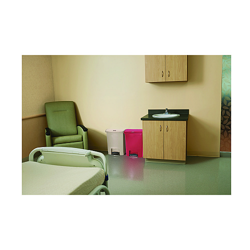 Rubbermaid Commercial Streamline Resin Step-On Container, Front Step Style, 8 gal, Polyethylene, Red (1883564)