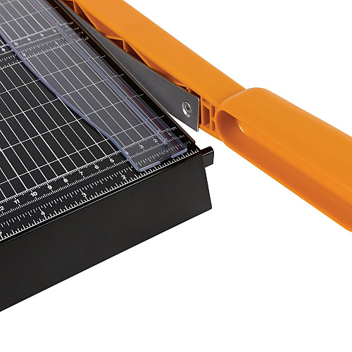 Fiskars Recycled Bypass Trimmer, 15 Sheets, 12" Cut Length, 20.5 x 14.5 (1071226)