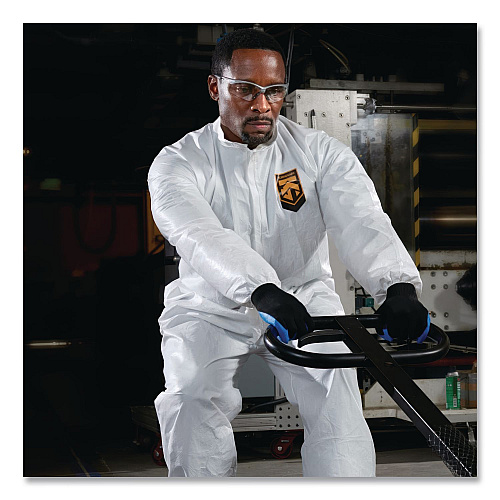 KleenGuard A40 Coveralls, Open Wrists and Ankles, Medium, White, 25/Carton (44312)