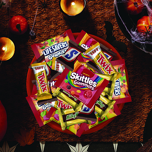 Mars Mixed Chocolate and Gummies Variety, Halloween Bundle, 2 Bags, 155 Pieces (60004105)