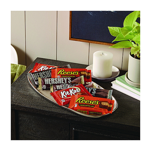 Hershey's Full Size Chocolate Candy Bar Variety Pack, Assorted, 1.5 oz Bars, 30 Bars (20650)