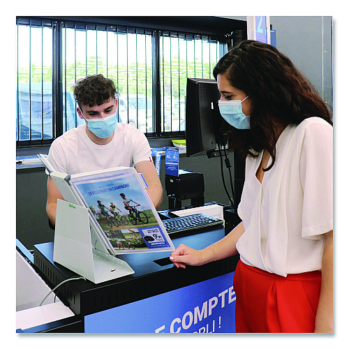 Tarifold Antimicrobial Desktop Reference and Display System, 10 Panels with White Borders, White Base (DA221)