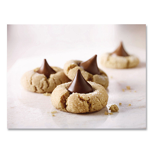 Hershey's KISSES Milk Chocolate Candy, Silver Foils, 60 oz Bag (HEC33458)