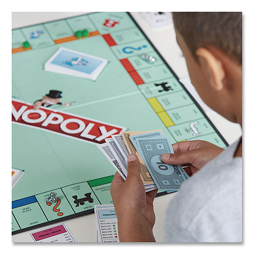 Hasbro Monopoly New Edition Classic Board Game, 2 to 8 Players, Ages 8 and Up, 117 Pieces (C1009)