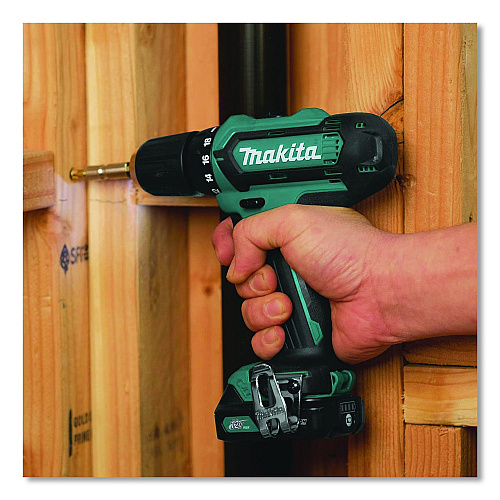 Makita 12V MAX CXT Lithium-Ion 3/8" Cordless Drill Driver Kit with Two Batteries (2 Ah), (Reconditioned) (FD05R1R)