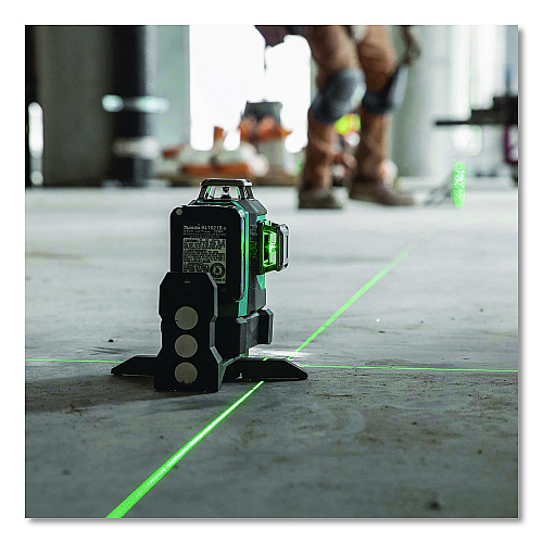Makita 12V max CXT Lithium-Ion Self-Leveling Cordless Three-Plane Laser Kit (SK700GDNAJ)