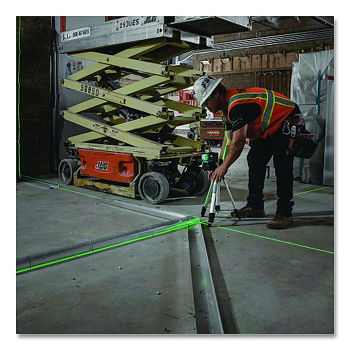 Makita 12V max CXT Lithium-Ion Self-Leveling Cordless Three-Plane Laser Kit (SK700GDNAJ)