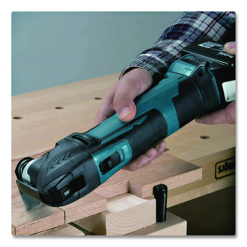 Makita LXT 18V Cordless Lithium-Ion Multi-Tool (Bare Tool) with Plunge Cut Blade and 2 Adapters, Variable Speed, 6,000 to 20,000 OPM (XMT03Z)