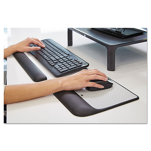 3M Mouse Pad with Precise Mousing Surface and Gel Wrist Rest, 8.5 x 9, Gray/Black (MW85B)