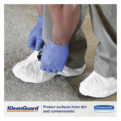 KleenGuard A40 Liquid and Particle Protection Shoe Covers, Medium, White, 400/Carton (44492)