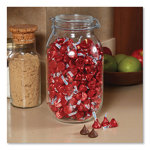 Hershey's KISSES, Milk Chocolate, Red Wrappers, 66.7 oz Bag (60286)