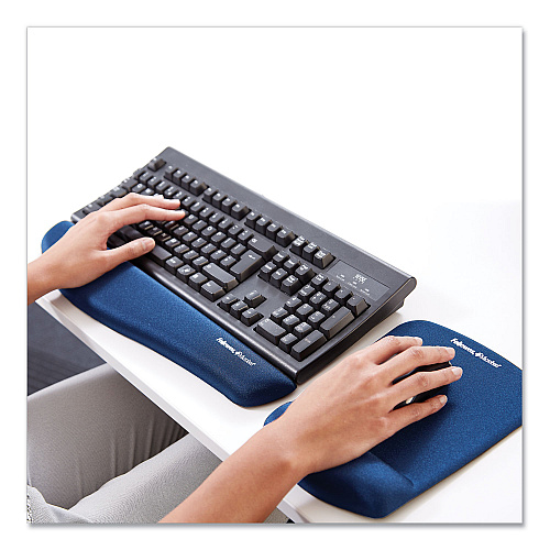 Fellowes PlushTouch Mouse Pad with Wrist Rest, 7.25 x 9.37, Blue (9287301)