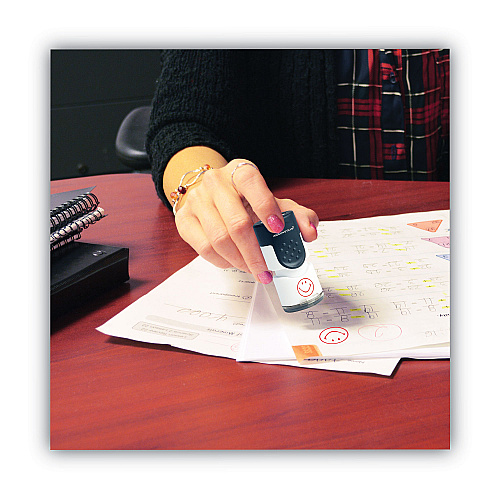 ACCUSTAMP Pre-Inked Round Stamp, Smiley, 0.63" dia, Red (030725)