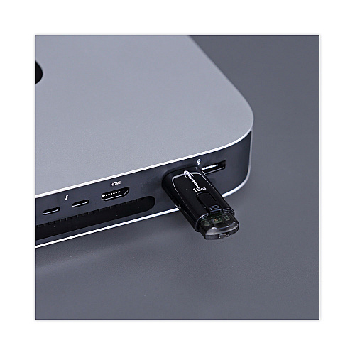 Innovera USB 3.0 Flash Drive, 16 GB (IVR82016)