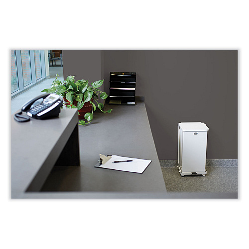 Rubbermaid Commercial Defenders Heavy-Duty Steel Step Can, 13 gal, Steel, White (ST24EPLWH)