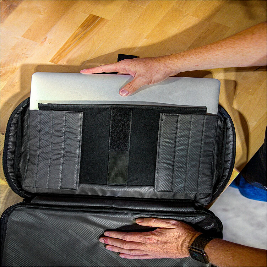 Samsonite Classic Business 2.0 Carrying Case (Briefcase) for 13" to 15.6" Notebook, Smartphone, Document, Pen, Accessories, Business Card - Black Polyester Body - Handle, Carrying Strap - 12" Height x 16.5" Width x 4.5" Depth - Unisex - 1 Eac (1412711041)